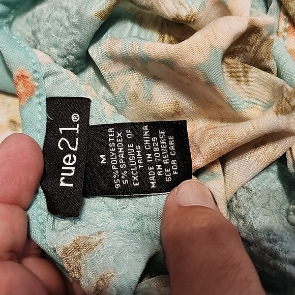 Rue21 medium sequined tank top - Picture 3 of 4